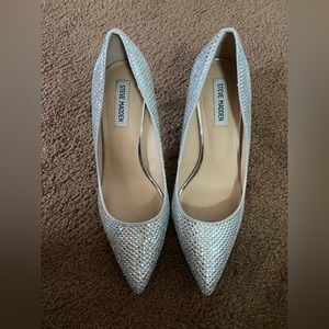 Women’s size 9 Steve Madden silver heels